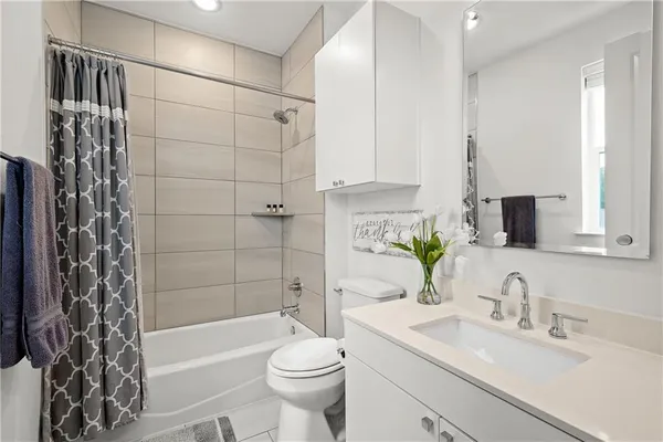 $3,300 | 2624 Metcalfe Road, Unit 8, Austin, TX 78741