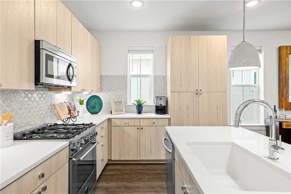 2624 Metcalfe Road, Unit 8 Austin, TX 78741 - Photo 4 of 32