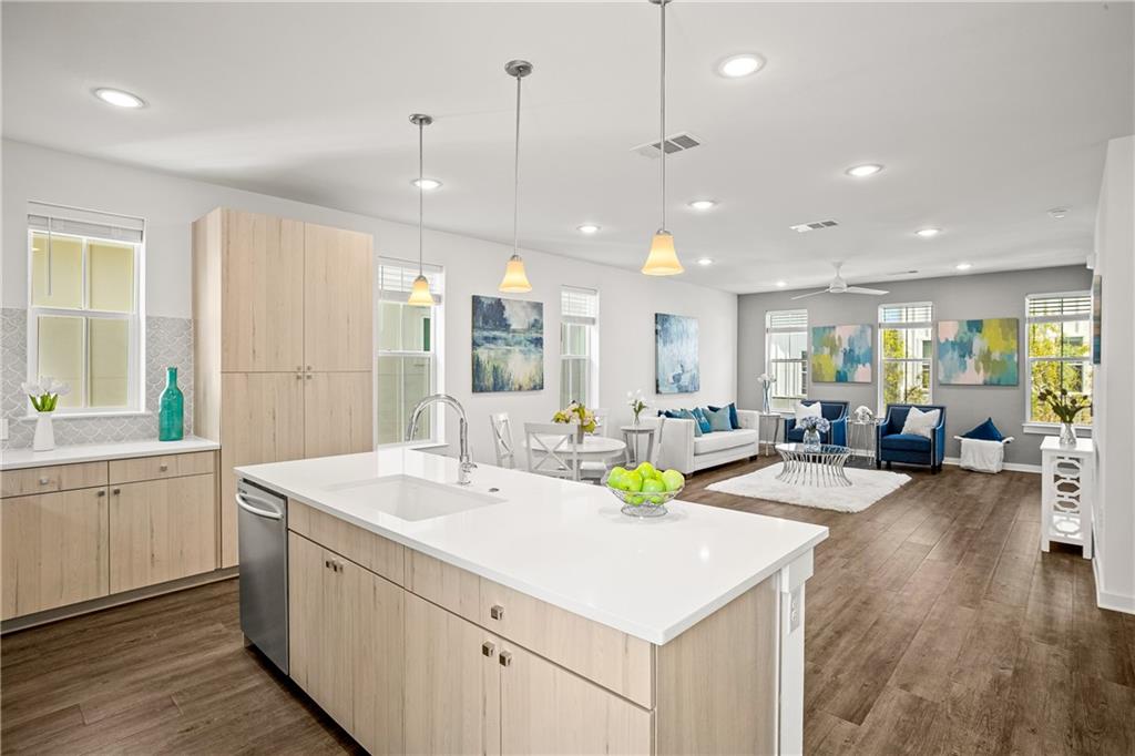 2624 Metcalfe Road, Unit 8 Austin, TX 78741 - Photo 5 of 32