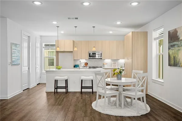 $3,300 | 2624 Metcalfe Road, Unit 8, Austin, TX 78741