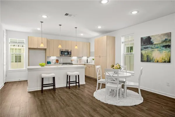 $3,300 | 2624 Metcalfe Road, Unit 8, Austin, TX 78741