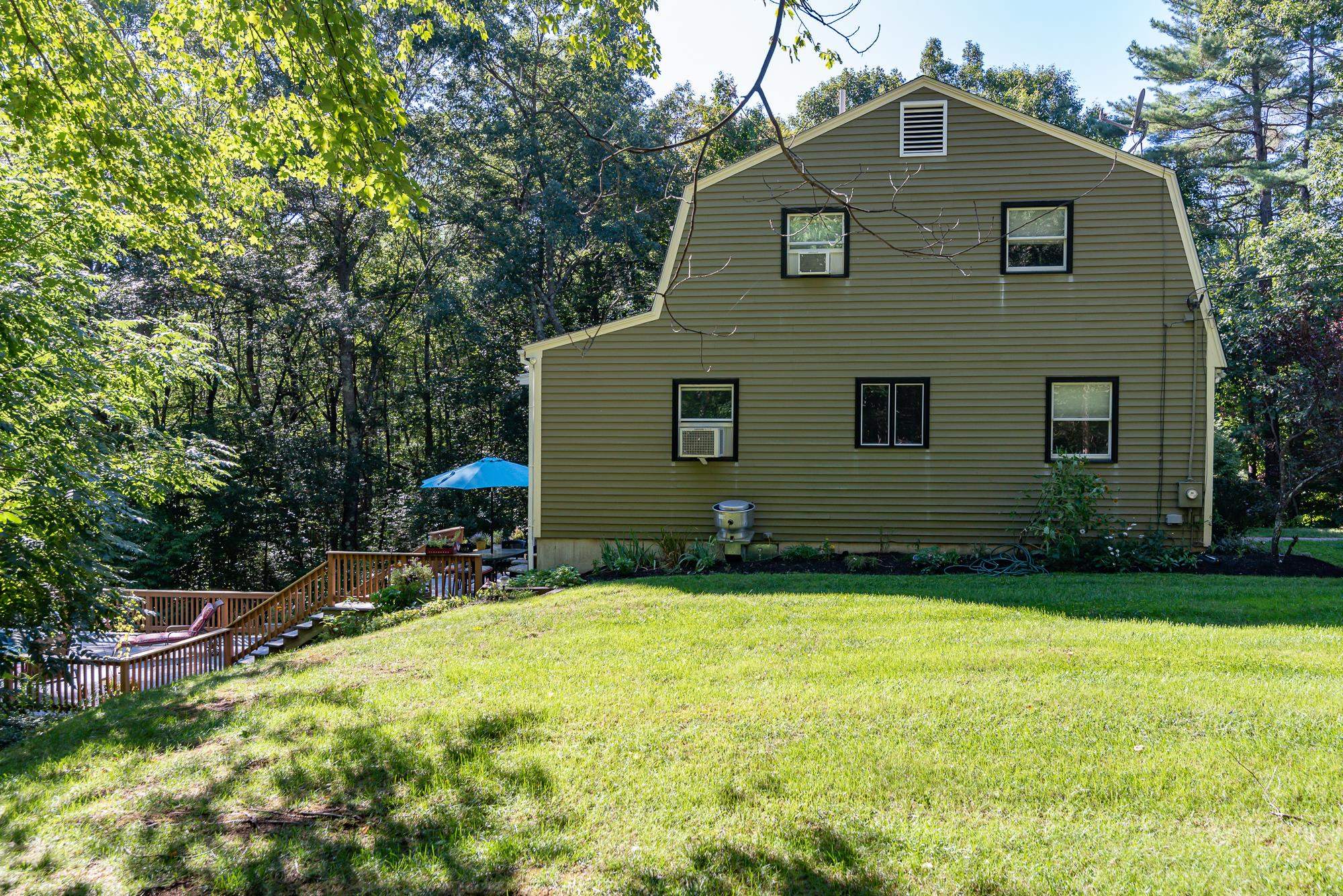 52 Estes Road Rochester, NH 03839 - Photo 4 of 40