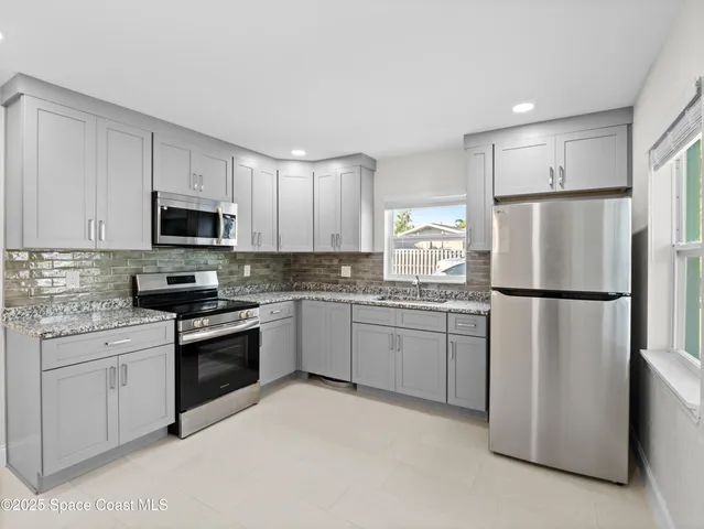 $1,850 | 101 Deland Avenue, Unit 3, Indialantic, FL 32903