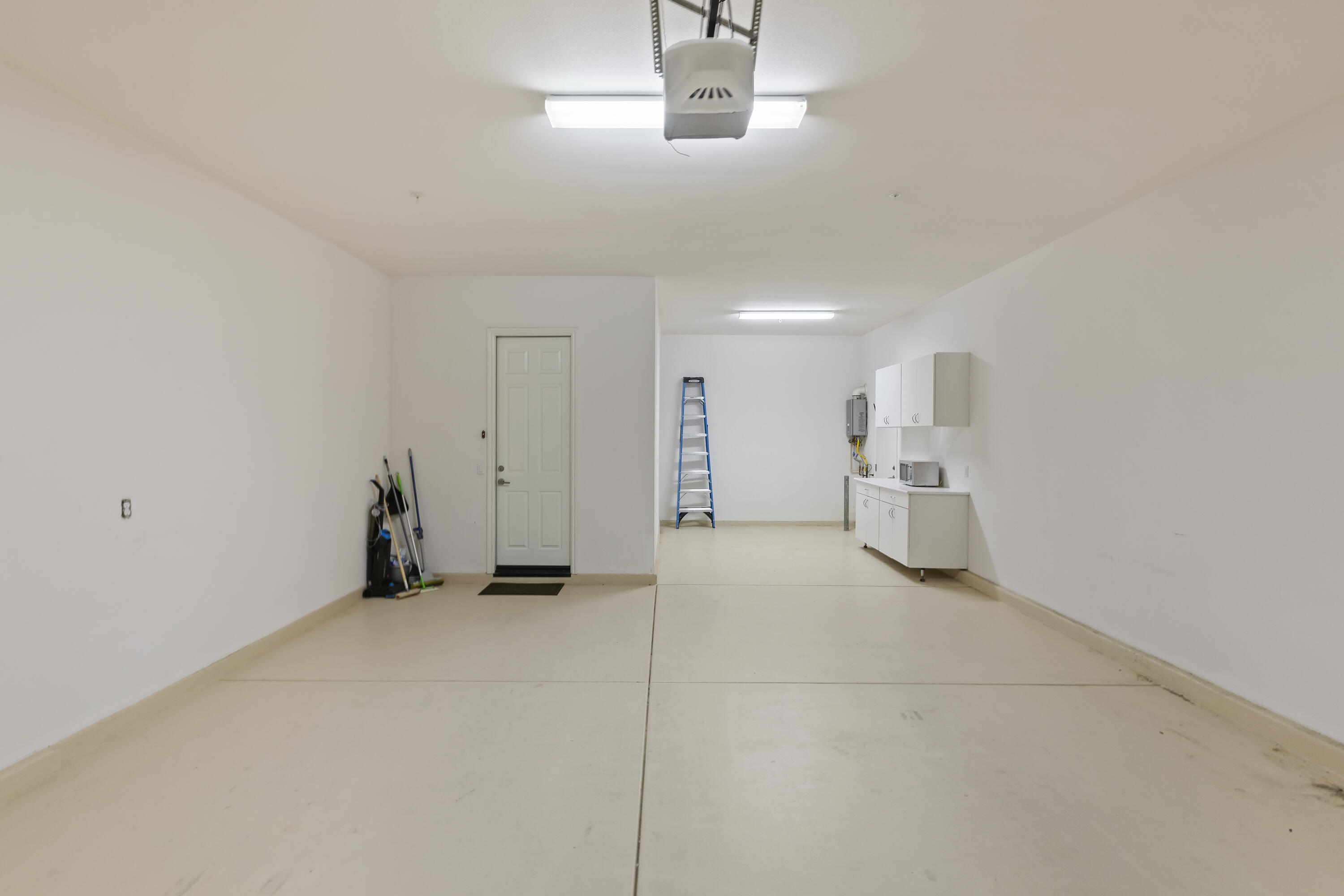43020 Ascona Lane Indio, CA 92203 - Photo 25 of 33 a view of an empty room with a window