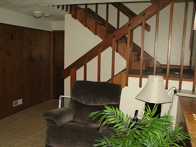 14 What Cheer Road Narragansett, RI 02882 - Photo 12 of 25 Den/Family/Great Room.