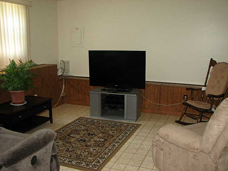 14 What Cheer Road Narragansett, RI 02882 - Photo 14 of 25 Den/Family/Great Room.