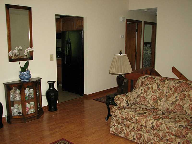 14 What Cheer Road Narragansett, RI 02882 - Photo 4 of 25 Living Room.
