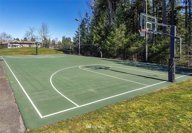 $335,000 | 25235 Southeast Klahanie Boulevard, Unit E102, Sammamish, WA 98029