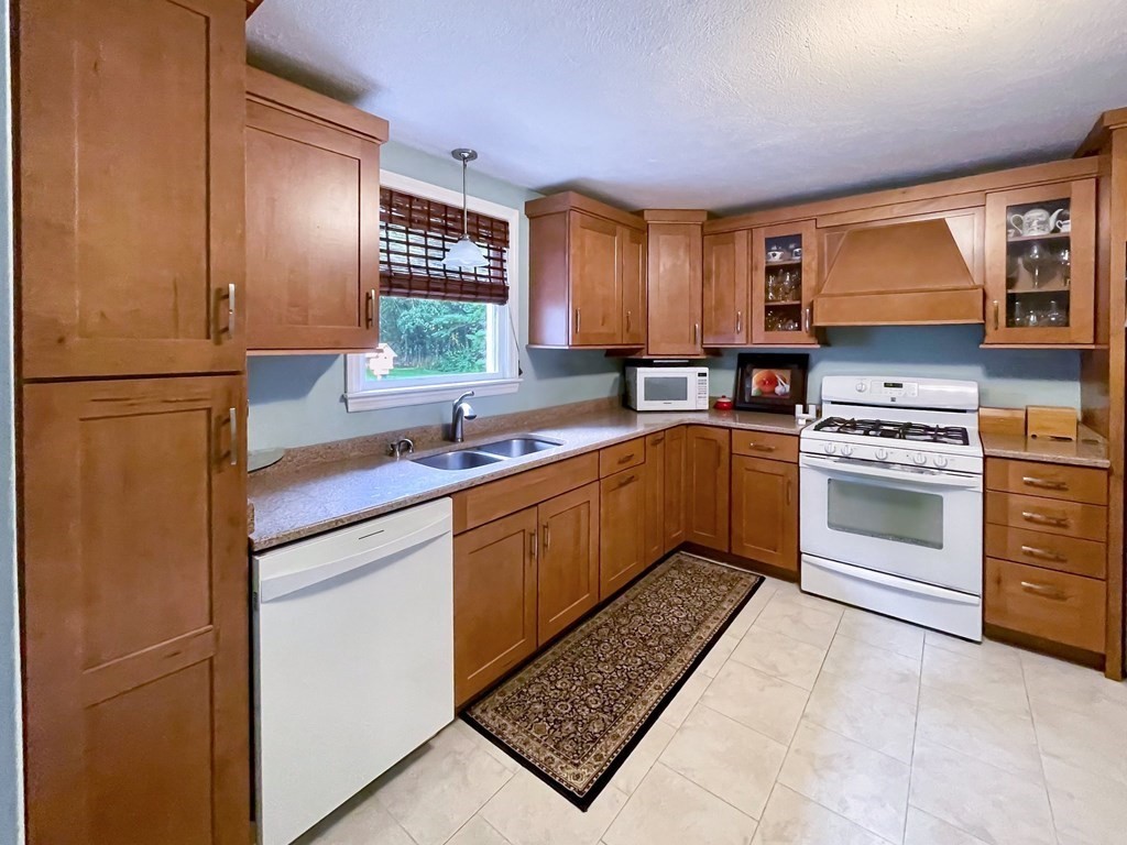 1 Sears Road Foxboro, MA 02035 - Photo 8 of 29 Gallery Image 8