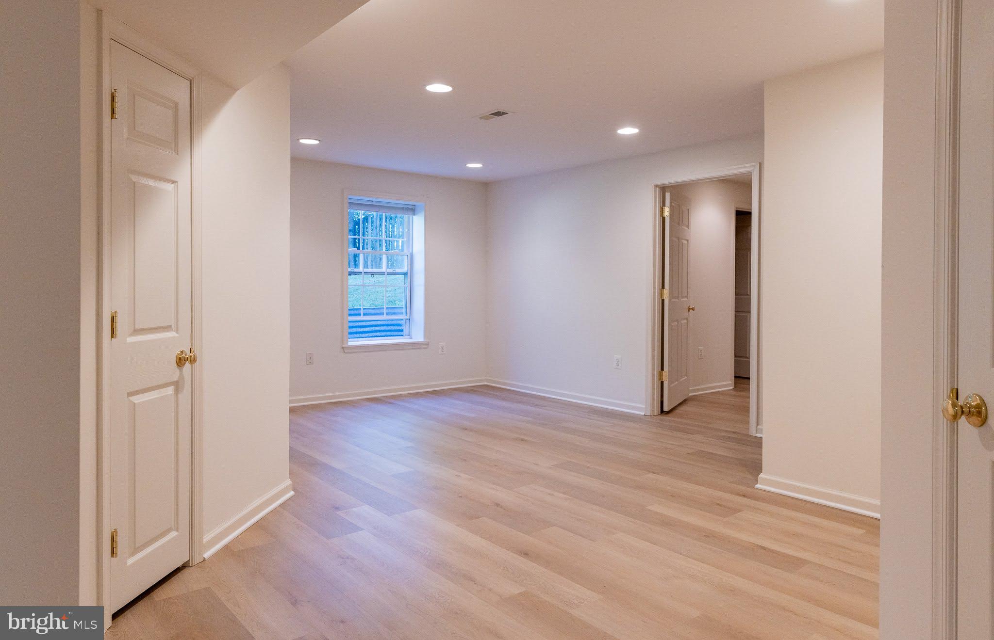 2051 Madrillon Road Vienna, VA 22182 - Photo 28 of 46 Gallery Image 28