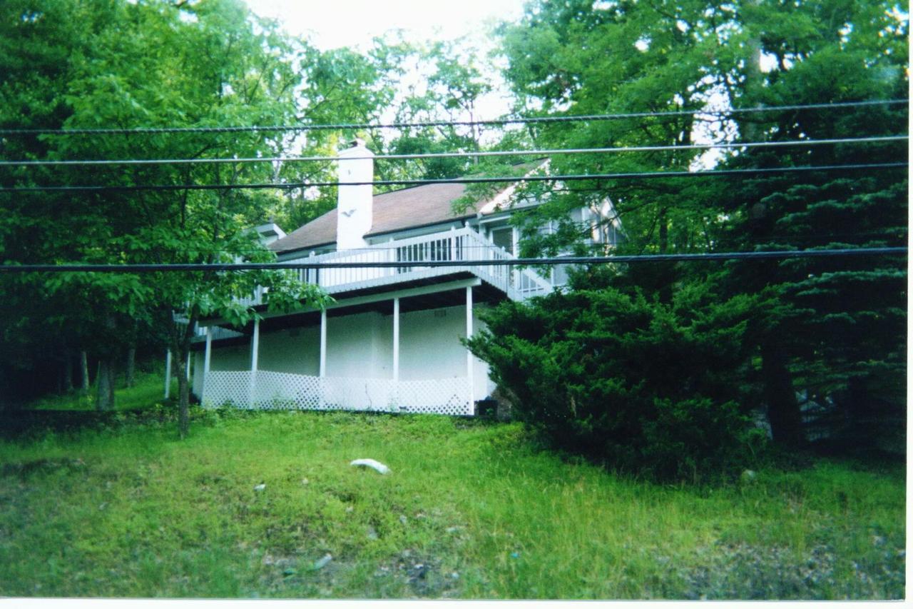 528 Decker Road Bushkill, PA 18324 - Photo 1 of 1 HOME