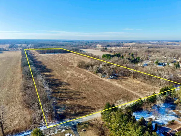 $345,000 | 500 S WEST County Road, North Judson, IN 46366