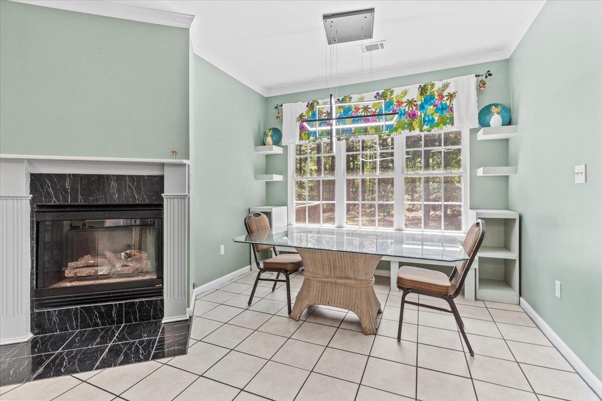 4131 West Quaker Road Keysville, GA 30816 - Photo 21 of 49 21-Breakfast Area