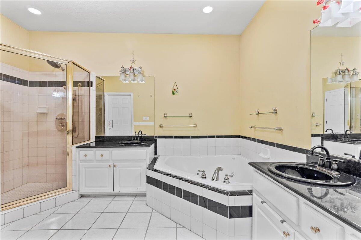 4131 West Quaker Road Keysville, GA 30816 - Photo 25 of 49 25-Owners Bathroom