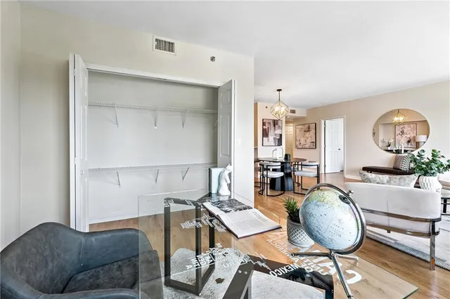 $275,000 | 3481 Lakeside Drive Northeast, Unit 1508, Atlanta, GA 30326