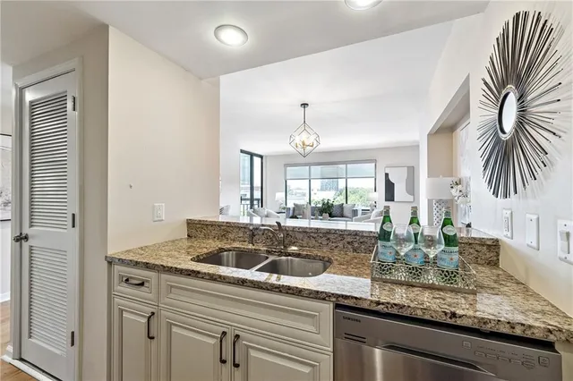 $275,000 | 3481 Lakeside Drive Northeast, Unit 1508, Atlanta, GA 30326