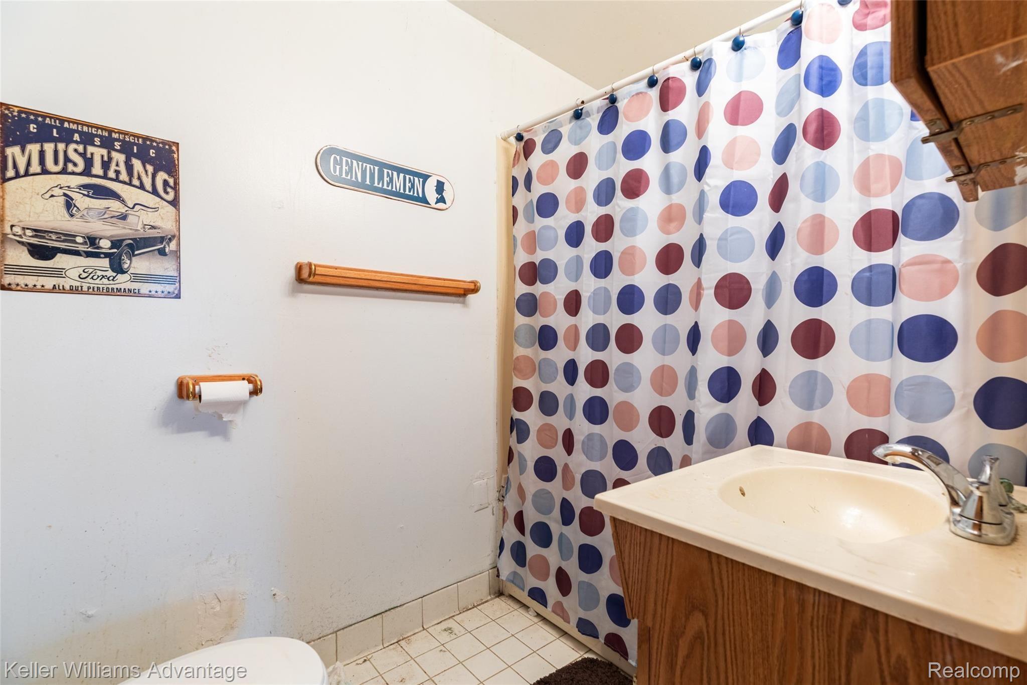7754 Belleville Road Belleville, MI 48111 - Photo 17 of 20 17.Bath