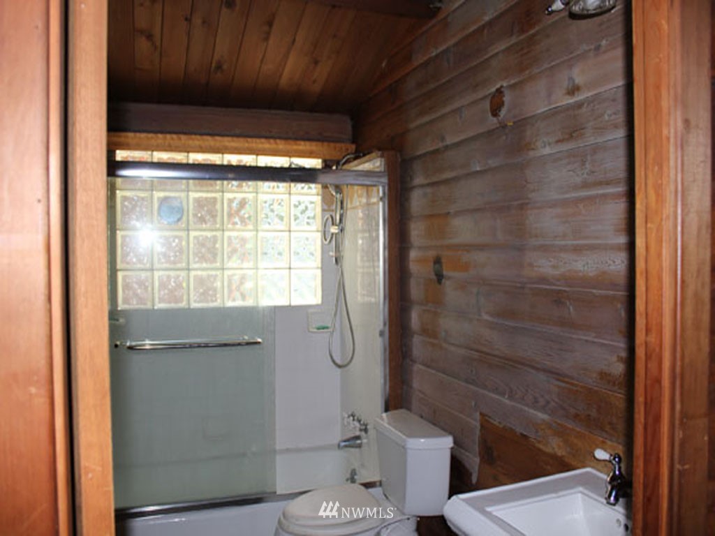 1900 Anderson Lake Road Chimacum, WA 98325 - Photo 8 of 17