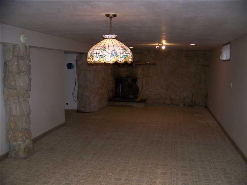 1060 Gameland Road Chicora, PA 16025 - Photo 11 of 12 Family Room.