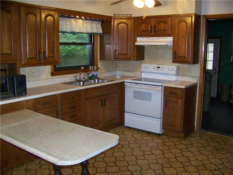 1060 Gameland Road Chicora, PA 16025 - Photo 4 of 12 Kitchen.