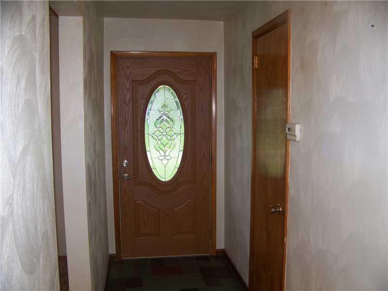 1060 Gameland Road Chicora, PA 16025 - Photo 7 of 12 Entry/Foyer.