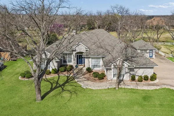 $550,000 | 5704 Nutcracker Drive, Granbury, TX 76049