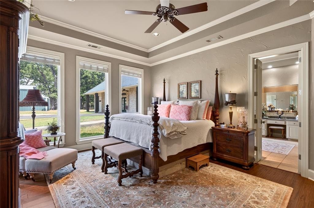 212 Oak Ridge Road Denison, TX 75021 - Photo 11 of 40 Main House Primary Bedroom