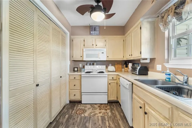 $225,000 | 40 Lighthouse Road, Unit 2301, Lake Ozark, MO 65049