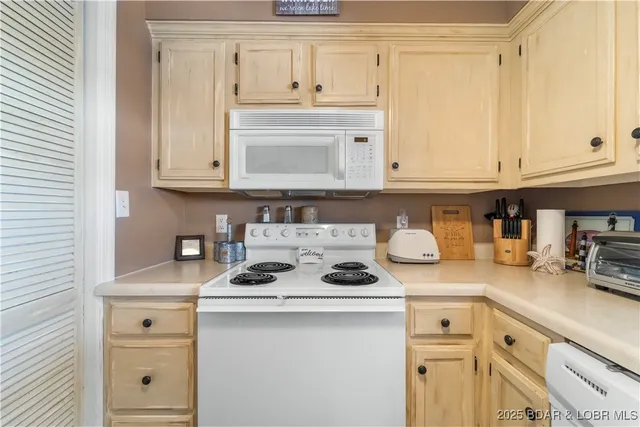 $225,000 | 40 Lighthouse Road, Unit 2301, Lake Ozark, MO 65049