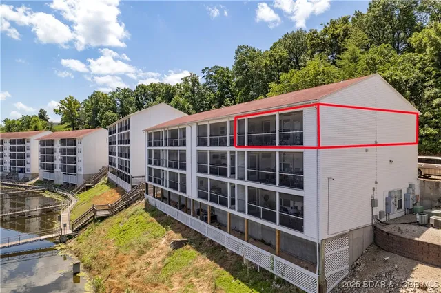 $225,000 | 40 Lighthouse Road, Unit 2301, Lake Ozark, MO 65049