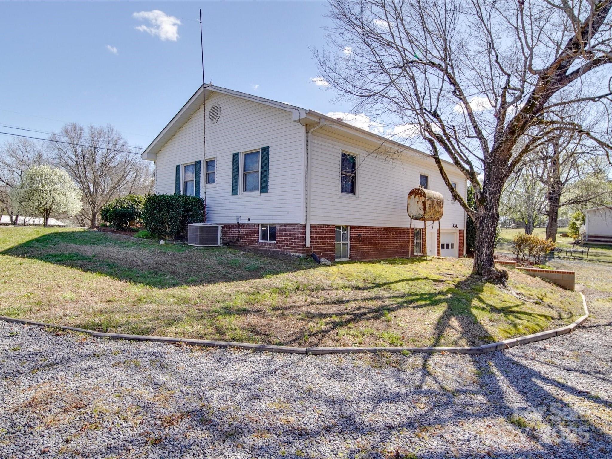4450 Flowes Store Road Concord, NC 28025 - Photo 8 of 48 Gallery Image 8