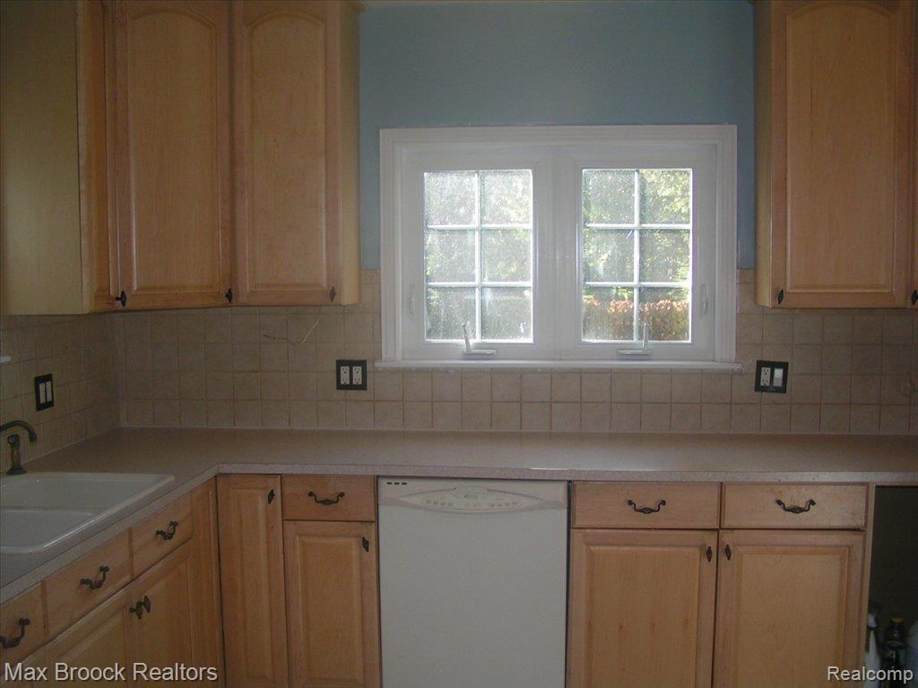 3005 Kenmore Road Berkley, MI 48072 - Photo 7 of 19 Kitchen 2