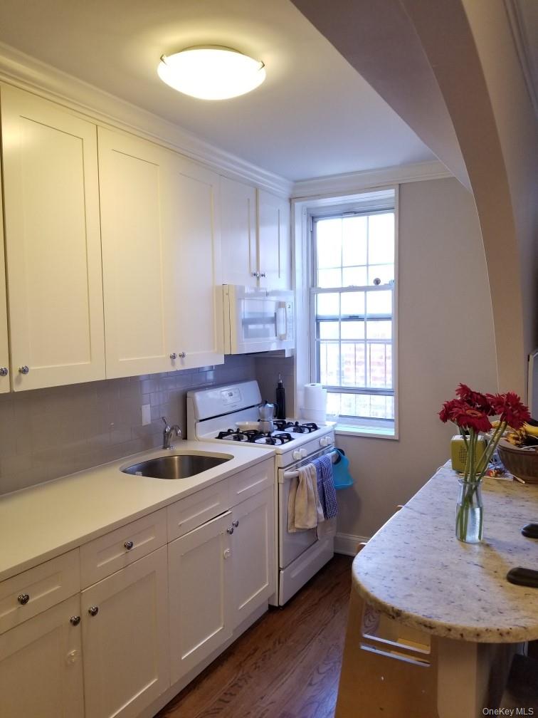 760 Bronx River Road, Unit A68 Bronxville, NY 10708 - Photo 2 of 8