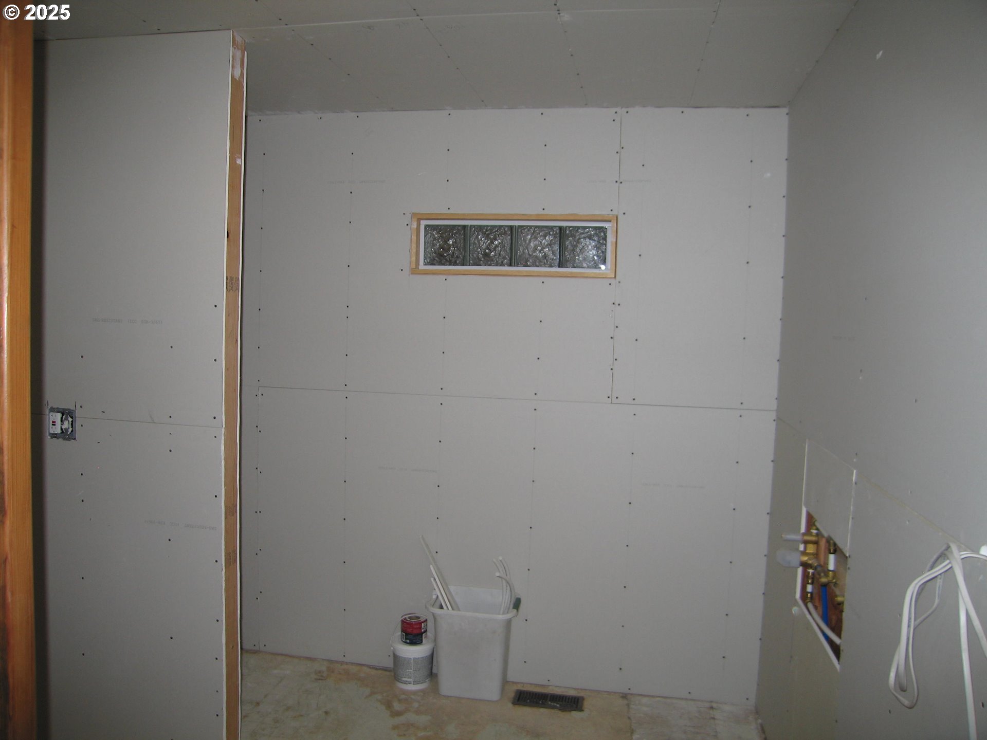 18795 Southwest Vista Street Beaverton, OR 97003 - Photo 14 of 31 a view of door