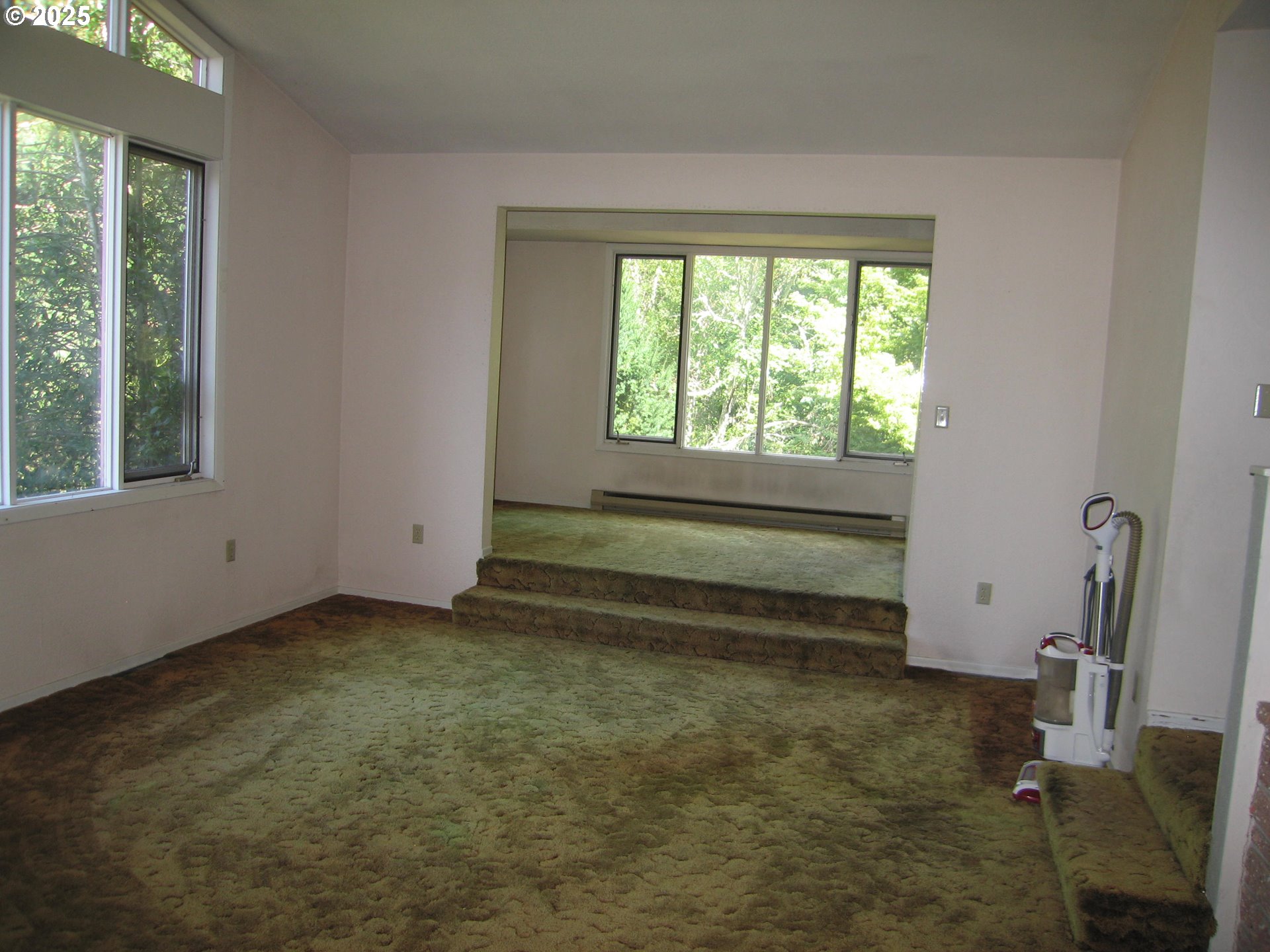 18795 Southwest Vista Street Beaverton, OR 97003 - Photo 3 of 31 a view of a room with window