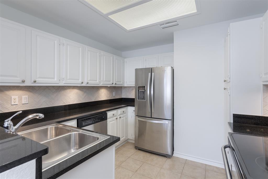 12680 Hillcrest Road, Unit 3107 Dallas, TX 75230 - Photo 12 of 40 Kitchen