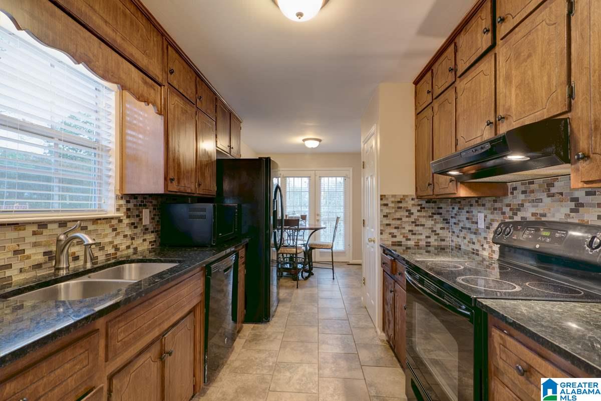 1112 Red Oak Circle Fairfield, AL 35064 - Photo 4 of 20