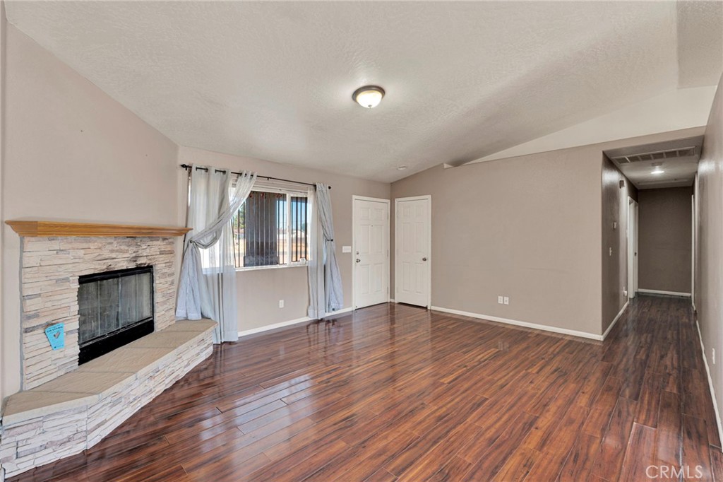 13475 Yakima Road Apple Valley, CA 92308 - Photo 10 of 24