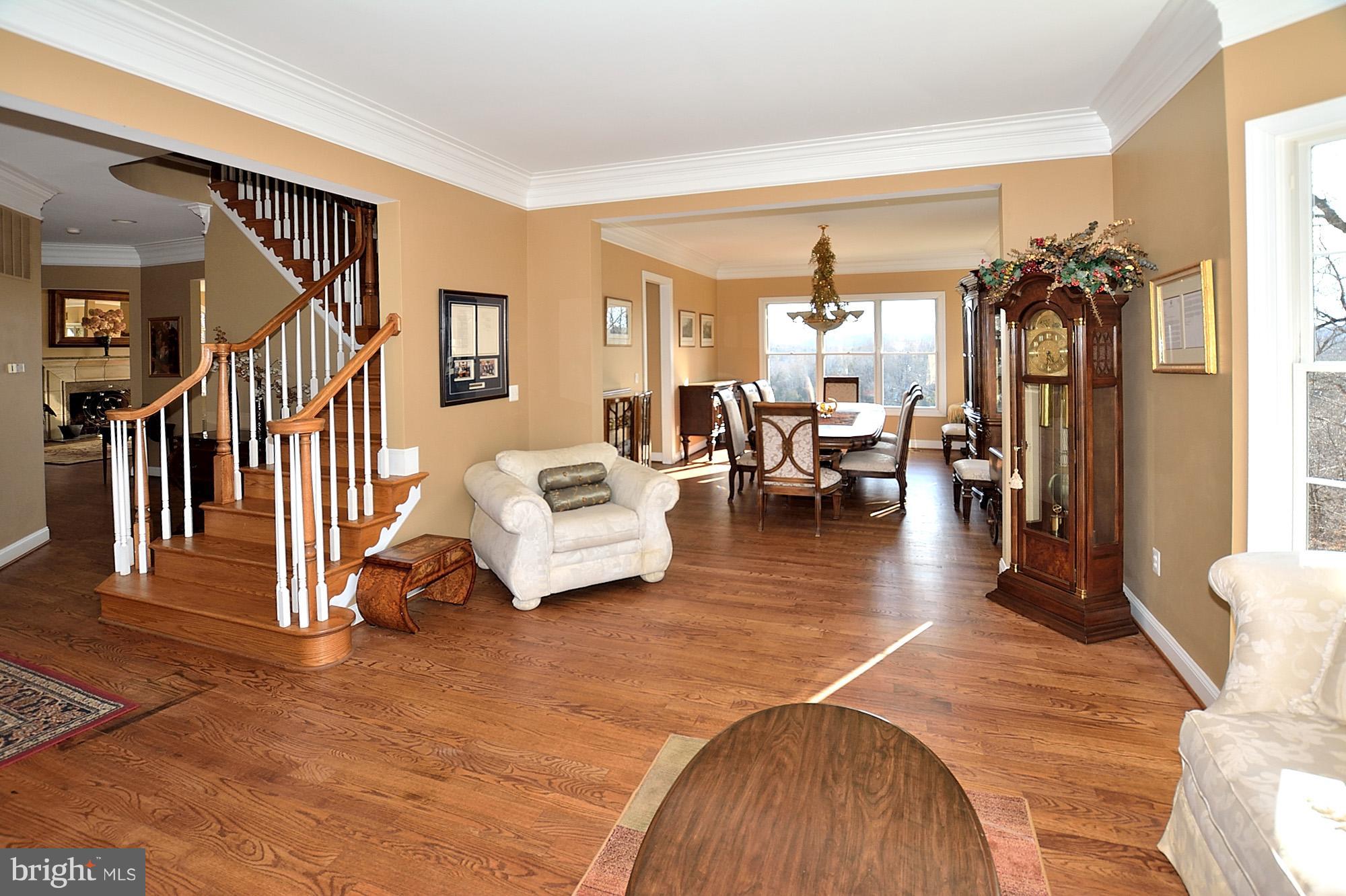 7929 River Mill Road Marshall, VA 20115 - Photo 4 of 30 Living Room