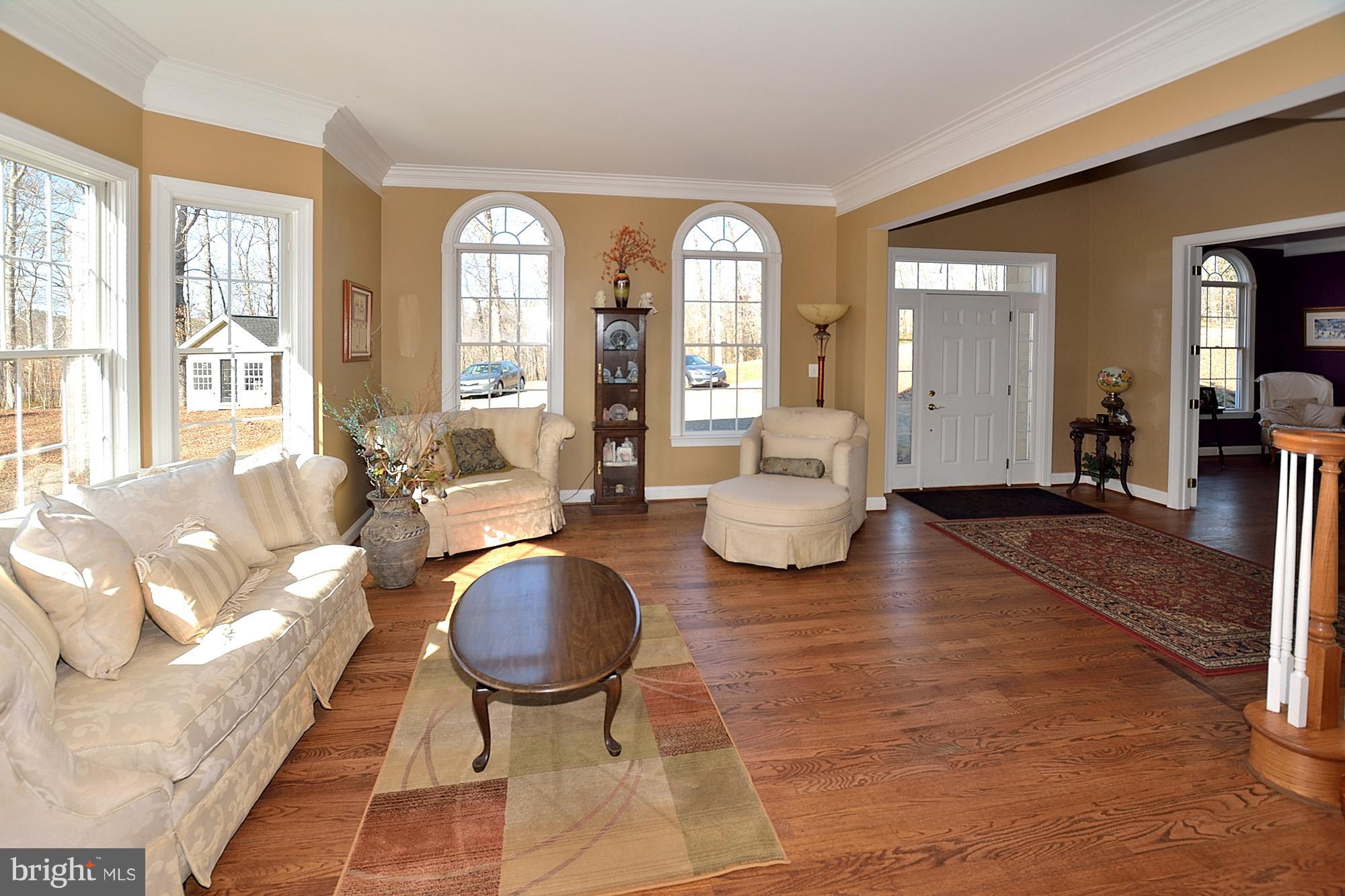 7929 River Mill Road Marshall, VA 20115 - Photo 5 of 30 Living Room
