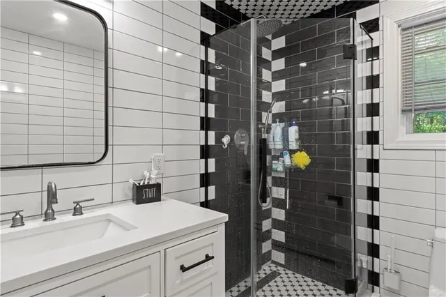 $835,000 | 1785 Division Road, East Greenwich, RI 02818