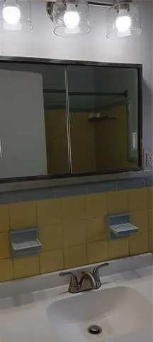 a close view of sink