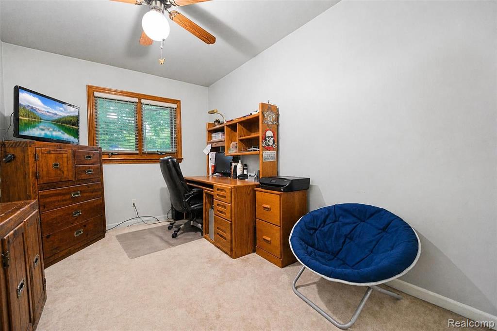 41768 Hanford Road Canton, MI 48187 - Photo 16 of 28
