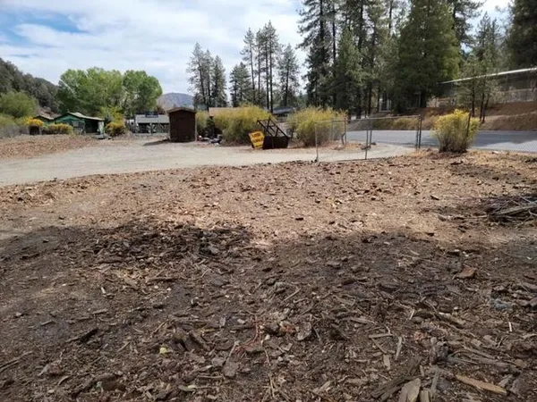 a sign that is on the wall