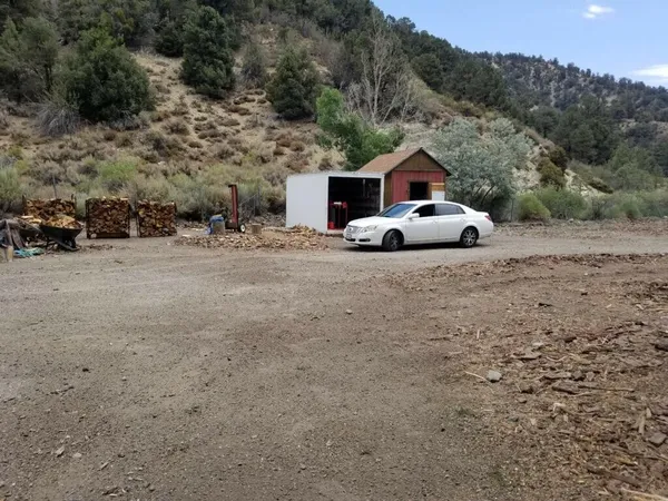 a table with wooden fence