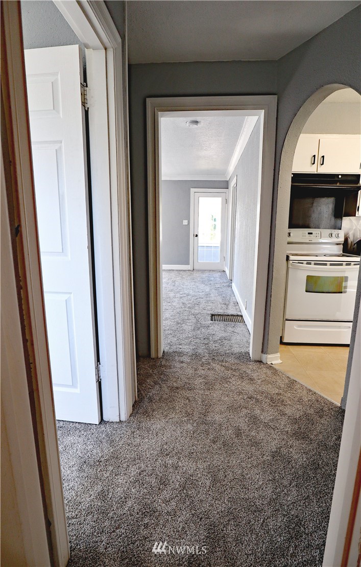 1916 Harding Road Aberdeen, WA 98520 - Photo 4 of 26 Gallery Image 4