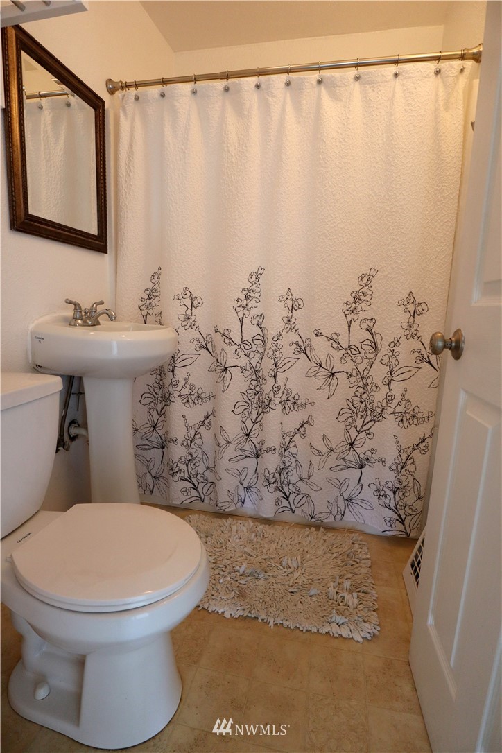 1916 Harding Road Aberdeen, WA 98520 - Photo 7 of 26 Gallery Image 7