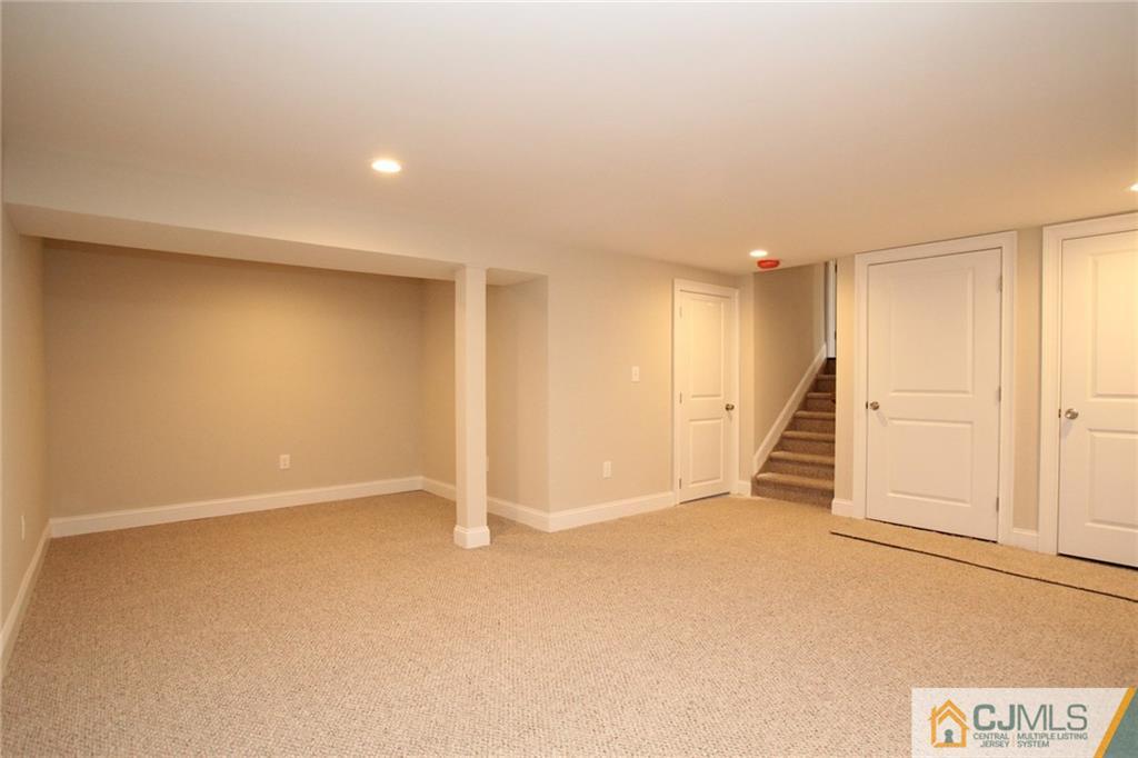 27 Gulf Road East Brunswick, NJ 08816 - Photo 12 of 25 Gallery Image 12