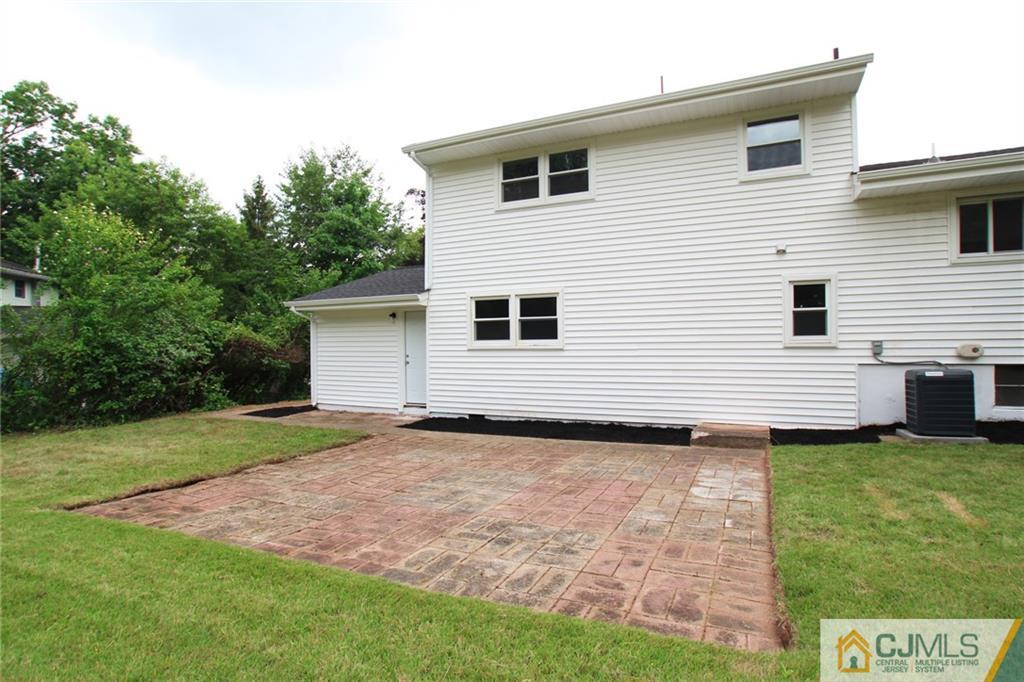 27 Gulf Road East Brunswick, NJ 08816 - Photo 3 of 25 Gallery Image 3