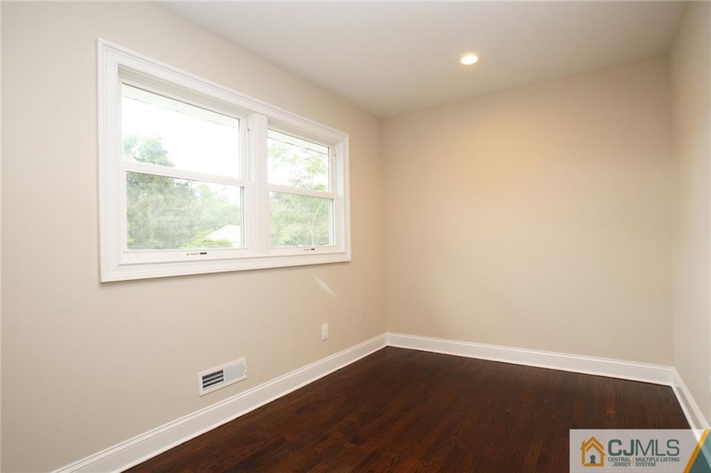27 Gulf Road East Brunswick, NJ 08816 - Photo 21 of 25 Gallery Image 21